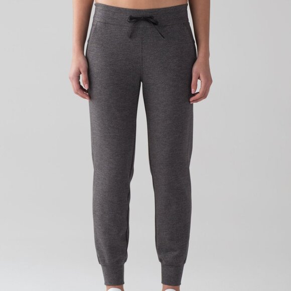 Lululemon On Track Jogger Heathered Black Size 6 - Picture 1 of 7